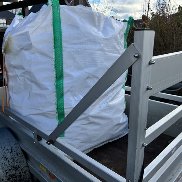 Immo macht Brennholz_Kaminholz_Feuerholz